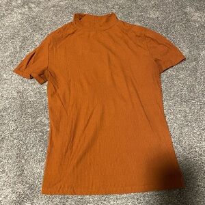 Mock neck short sleeve shirt